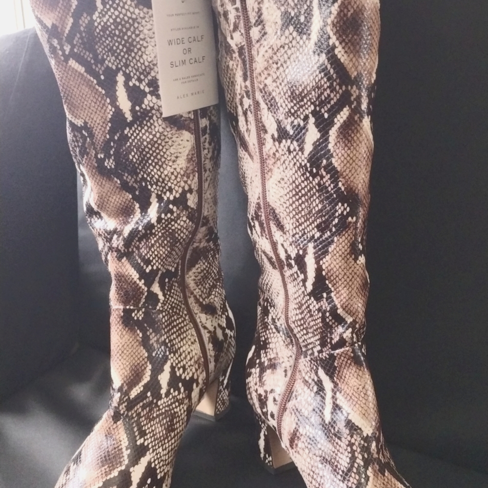 Animal Print boots Size 8.5 Alex Marie leather New. Heels 2 in. Calf 16 in.